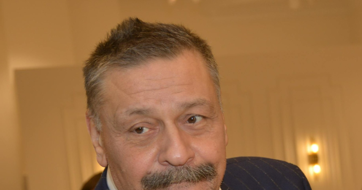 Назаров про увольнение из МХТ: «Покорность вбили нам по гланды, со страхом вместе зловонючим»