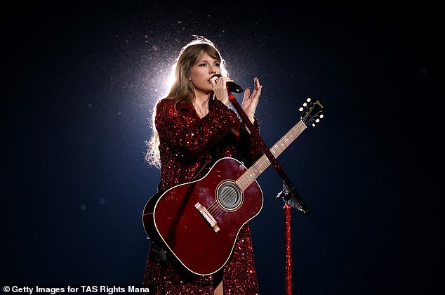 В то время как несколько Swifties отправятся на встречу с поп-звездой в феврале, другие обеспокоены тем, что упустят вторую партию предпродажных билетов, за которой последует публичная продажа.  Вот как набрать лучшие билеты и не пропустить