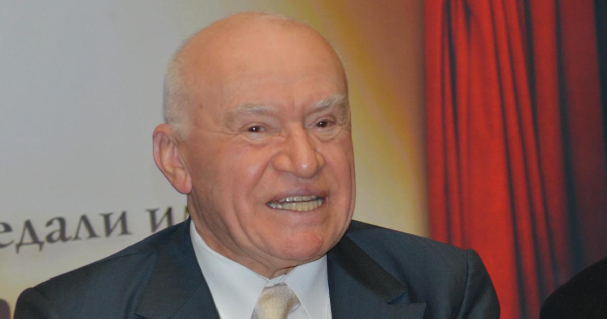 Полезен ли бокал красного вина перед сном: ответ дал кардиохирург Лео Бокерия