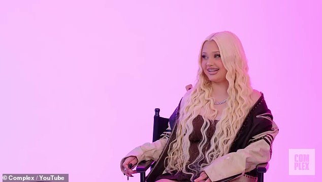 «Это так плохо», — воскликнул 17-летний влиятельный человек в социальных сетях.