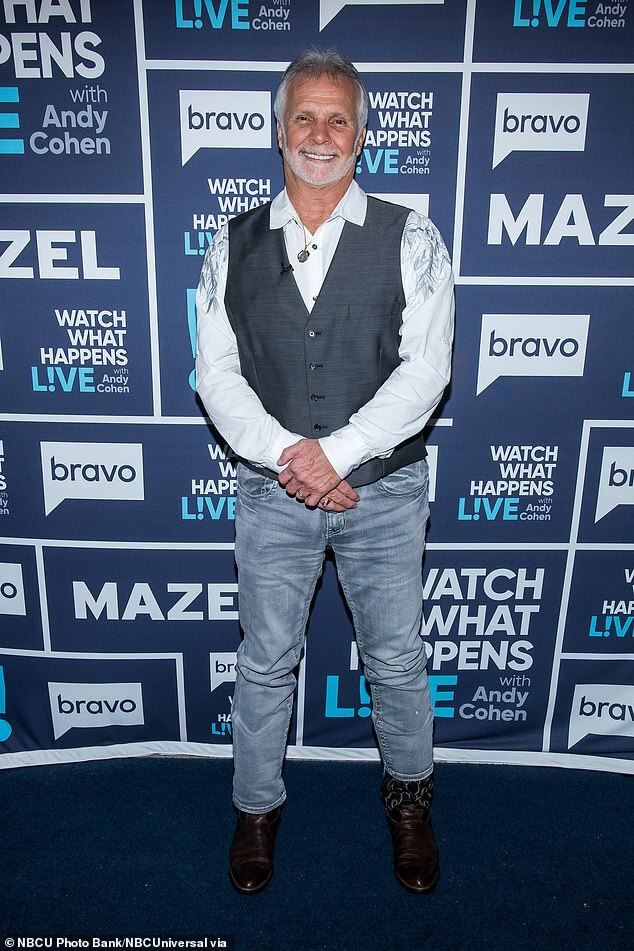 Ужасно: бывшая звезда «Под палубой» капитан Ли Росбах сказал Us Weekly, что он был «огорчен» сексуальным домогательством Люка Джонса и Лоры Билескейн на «Под палубой внизу»;  на фото 2018 год