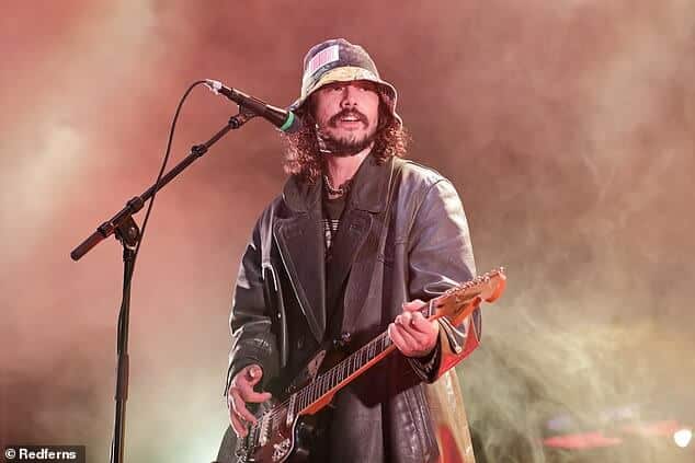 Фронтмен инди-группы Sticky Fingers Дилан Фрост (на фото с выступления в Берлине в июле) был доставлен в больницу за несколько минут до концерта в Брисбене в субботу вечером.