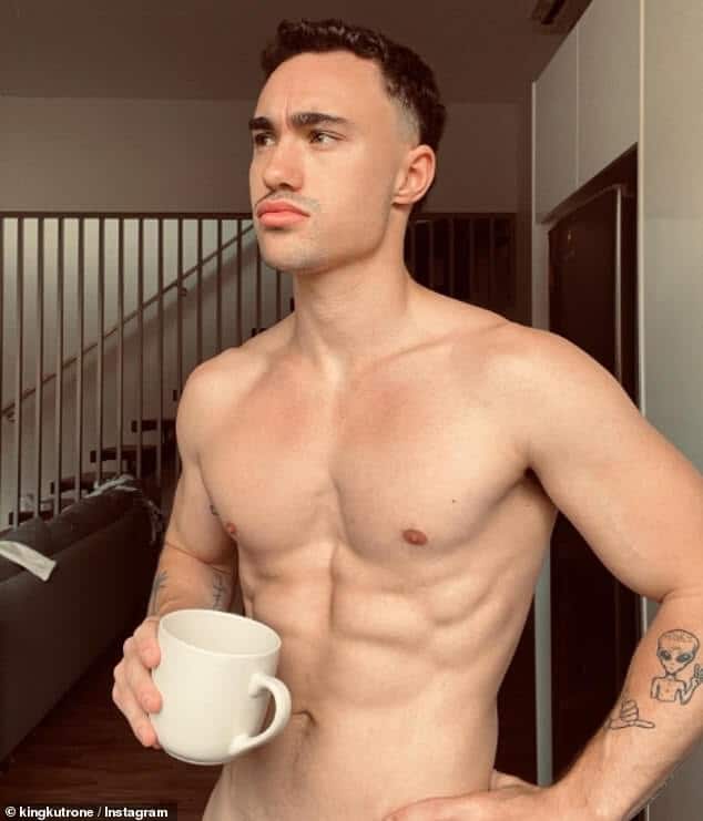 Создателя OnlyFans раскритиковали за то, что он сказал, что работа «с 9 до 5» «проще», чем снимать непристойный контент для сайта подписки только для взрослых.  Кинг Кутроне, который делится «чрезвычайно странным» контентом под ником «lilbreeezy», говорит, что ему гораздо труднее сделать свою онлайн-аудиторию счастливой в своей работе.