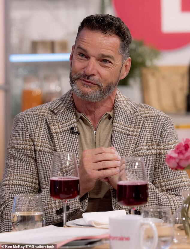 Интересно: 51-летний Фред Сириекс из First Dates «ведет переговоры о роли в сериале этого года «Я знаменитость», согласно новому отчету (на фото в прошлом месяце)