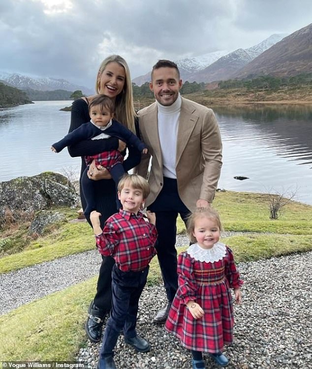 Идем дальше: Vogue Williams и Спенсер Мэтьюз выставили на продажу свой потрясающий семейный дом с четырьмя спальнями за 6 миллионов фунтов стерлингов.