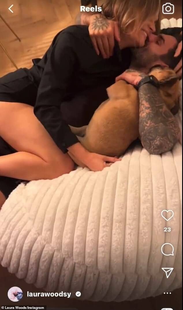 Уютно: Лора Вудс стала официальной в Instagram со своим новым парнем Адамом Коллардом, а затем лихорадочно удалила снимки всего через несколько минут после их публикации.