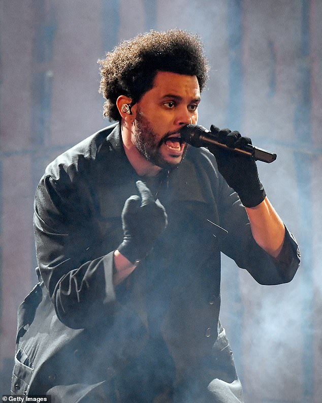 The Weeknd, чье настоящее имя Абель Тесфай, должен был выступить в Сиднее, Мельбурне и Брисбене в ноябре и декабре.