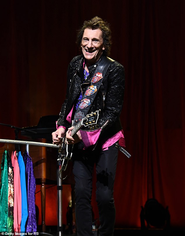 Знаменитый дедушка: дедушка Мэгги — никто иной, как гитарист Rolling Stones Ронни Вуд