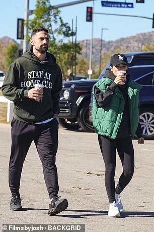 Тяжелый год: воссоединение происходит через семь месяцев после того, как пару мучили слухи об измене
