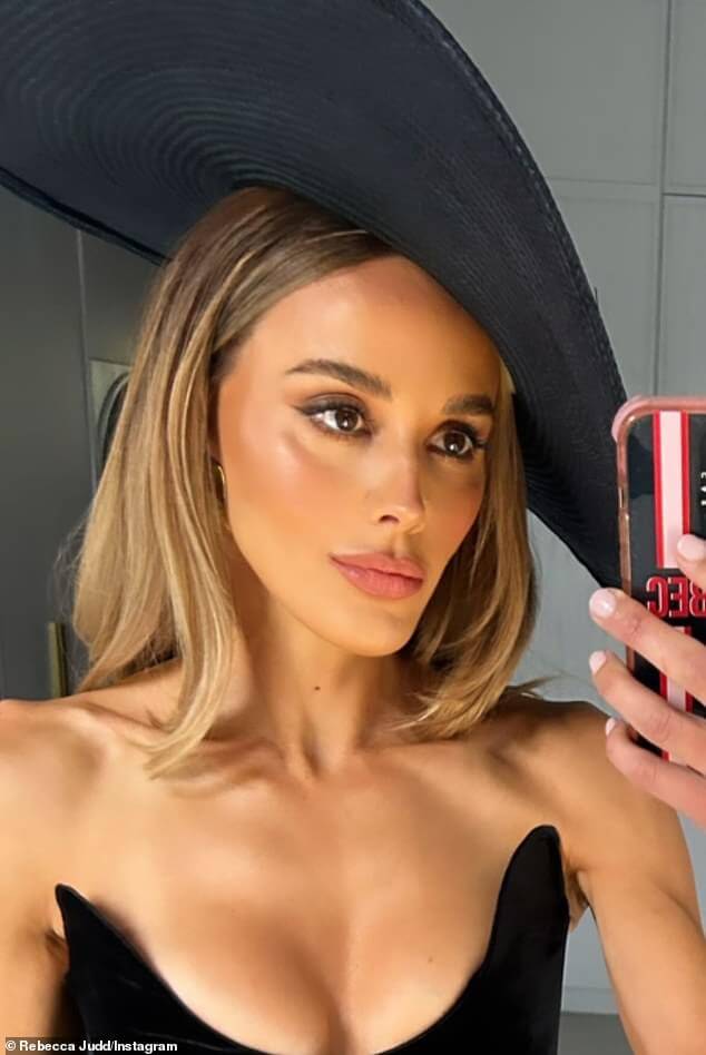 40-летняя Бек Джадд устроила вечеринку с дегустацией текилы в The Birdcage в Derby Day в субботу, прежде чем ее сын приготовил для него «похмельную» миску WAG во время тренировки по крикету дома.