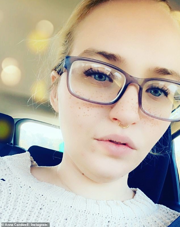 Мать двух девочек, 11-летней Кейтлин и восьмилетней Кайли, прошла химиотерапию и иммунотерапию в попытке победить рак.