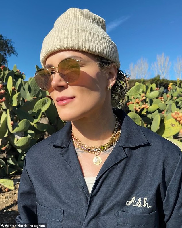 Буш встретил Новый год 38-летней звездой футбола на пенсии, которая «благодарна за год, который научил меня так многому» на фоне ее собственного развода с женой Али Кригер в сентябре (на фото в понедельник).