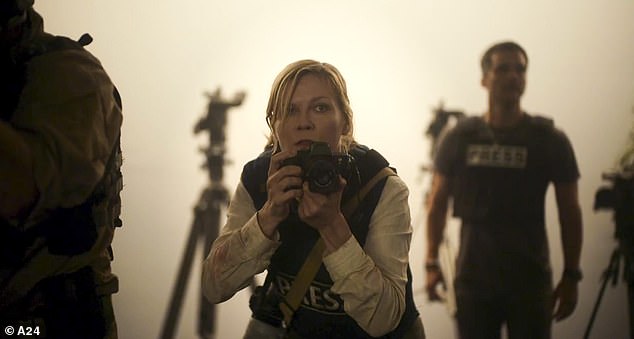 Согласно IMDB, предпосылка следующая: «В ближайшем будущем группа журналистов путешествует по Соединенным Штатам во время быстро обостряющейся гражданской войны, охватившей всю страну.