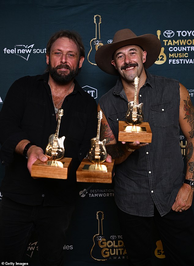 Среди других победителей вечера были The Wolfe Brothers (на фото), которые были награждены альбомом года Toyota с альбомом Livin' The Dream.