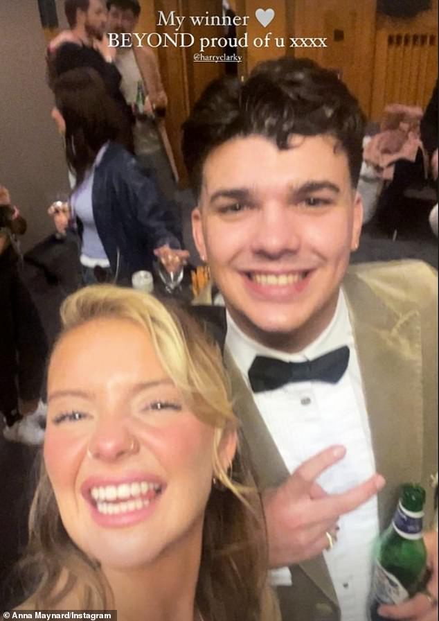 Отмечая невероятную победу своего парня, Анна Мейнард опубликовала в Instagram снимок, на котором она и Гарри на съемках сегодняшнего эпизода Uncloaked.