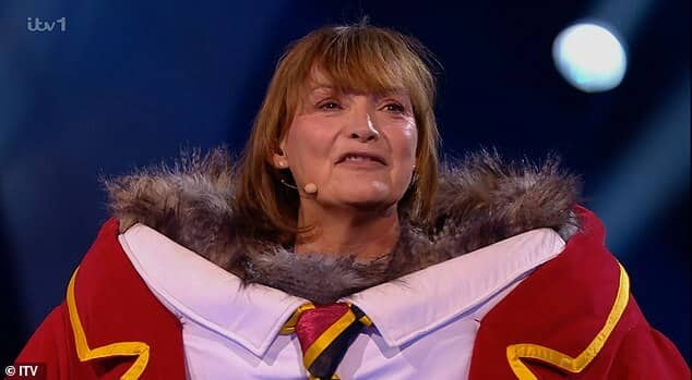 В субботу выяснилось, что совой из The Masked Singer UK оказалась не кто иная, как икона ITV Лоррейн Келли.