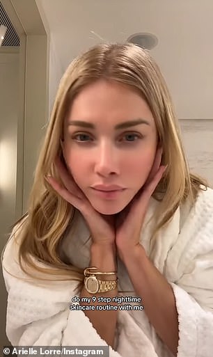38-летняя красавица была замечена в клипе в Instagram ранее на этой неделе.