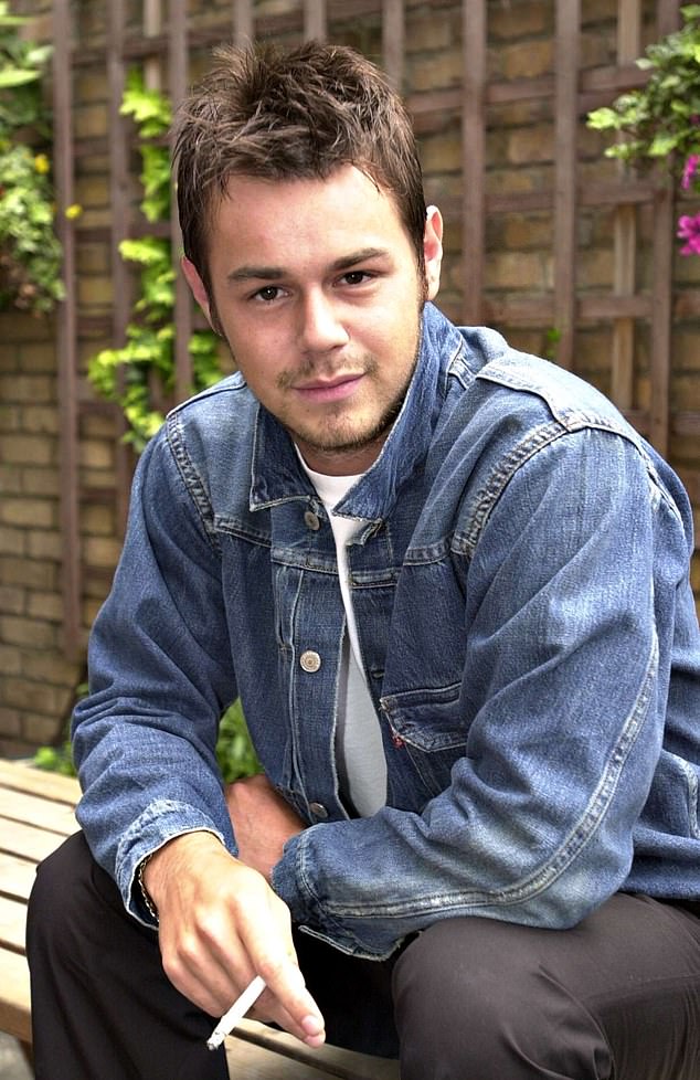 До своего первого брака Пайпер также встречалась со звездой EastEnders Дэнни Дайером (на фото июль 2001 года), расставшись с поп-звездой Ричи Невиллом.