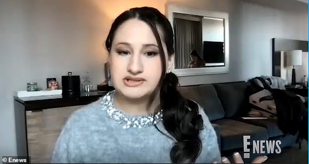 Кинг также отметила, что, по ее мнению, это так здорово, что Бланшар вышла из тюрьмы и «теперь действительно может начать свою жизнь».
