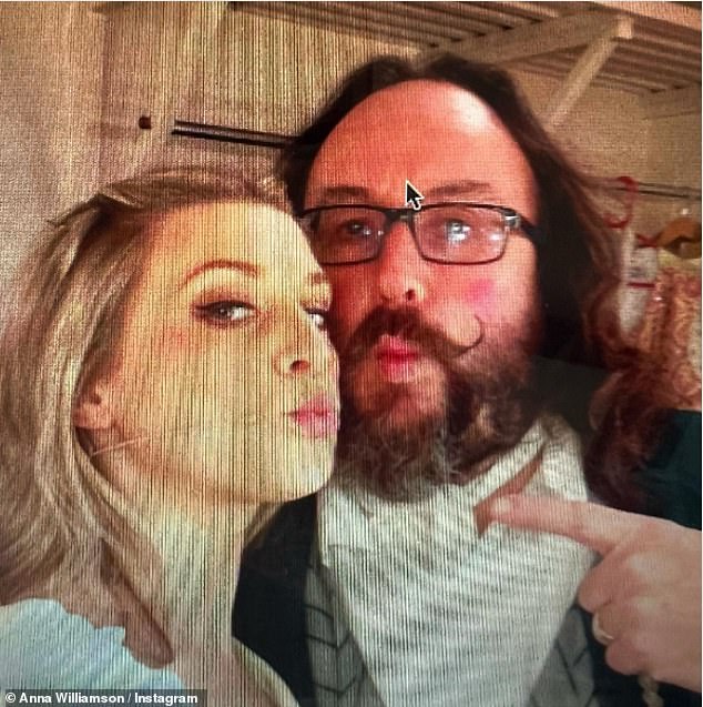 Тренер Celebs Go Dating Анна Уильямсон сказала, что смерть Дэйва «выбила ее на шесть лет», отдав сердечную дань уважения