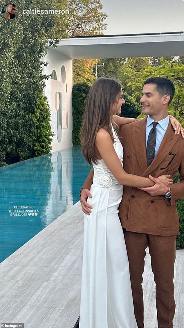 Наследница миллиардера из Мельбурна в воскресенье поделилась в Instagram Stories серией фотографий с вечеринки на открытом воздухе, которая произошла в субботу.