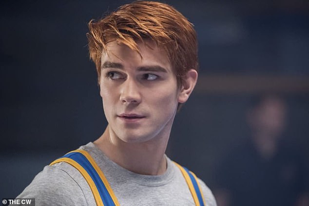 KJ наиболее известен по роли Арчи Эндрюса в популярном сериале CW «Ривердэйл»;  видел в кадре
