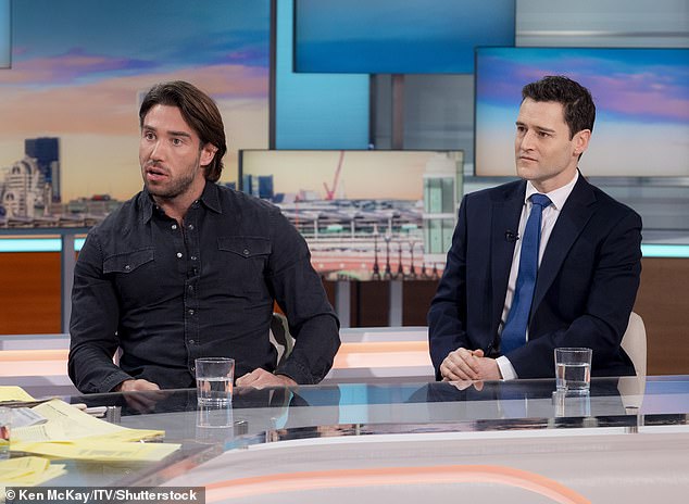 37-летняя звезда TOWIE, которая появлялась на шоу ITVBe с 2013 года, появилась в четверг в программе «Доброе утро, Британия», чтобы обсудить свое состояние с ведущими Сюзанной Рид и Эдом Боллсом, а также депутатом и терапевтом от консервативной партии доктором Люком Эвансом.