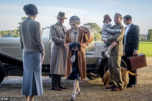 Драматический сериал ITV дебютировал в 2010 году и продлился до 2015 года, а первый из двух фильмов был выпущен в 2019 году (на фото).