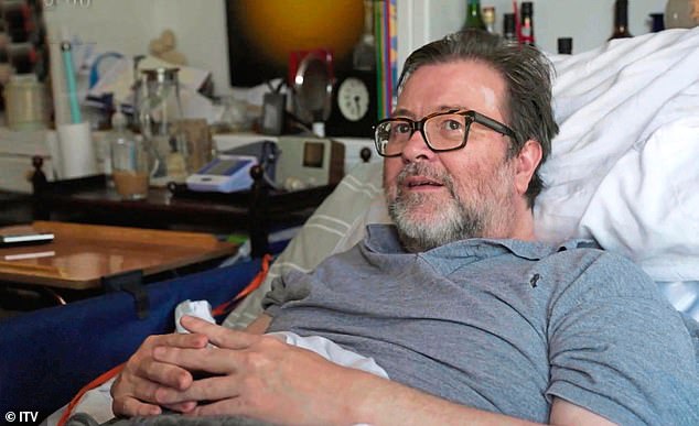 По данным The Sun, психотерапевт, который умер в январе в возрасте 56 лет после долгой трагической битвы с Covid-19, действительно «хотел высказать свое мнение», несмотря на то, что его болезнь лишила его возможности говорить.