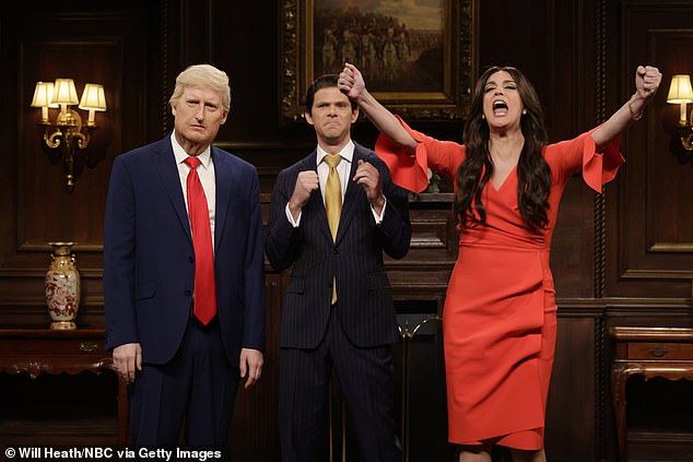 Сесили снималась в SNL с 2012 по 2022 год, что стало самым продолжительным периодом для актрисы-женщины;  видел на SNL в 2022 году