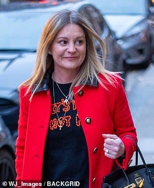 Бывшая звезда EastEnders и Bad Girls Никола Стэплтон выглядела так, как будто она не постарела ни на день во время выступления в Лондоне в понедельник днем.