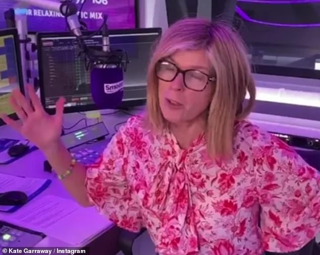 56-летнюю ведущую «отправили домой» с Smooth Radio в среду всего через 30 минут после того, как она вышла в эфир после потери голоса, оставив соведущую Тину Хобли удерживать форт.