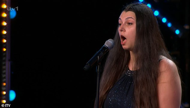 Но как только заиграл Winner Takes It All группы ABBA, Кимберли скорее шокировала, чем ошеломила судей и публику серией отрыжок.