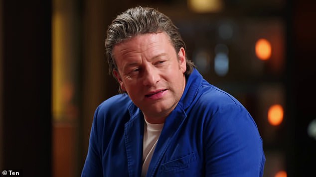 Приглашенный судья Джейми Оливер (на фото) заявил: «Я думаю, вы проделали фантастическую работу.  Вкусовой профиль просто парфюмированный.  Он нежный, легкий, неожиданный.  Я никогда, никогда не думал, что смогу съесть такое вкусное кенгуру».