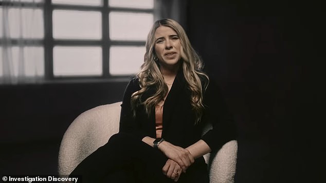 Шуман возвращается и говорит: «Я предупреждал Аарона: они придут за тобой».