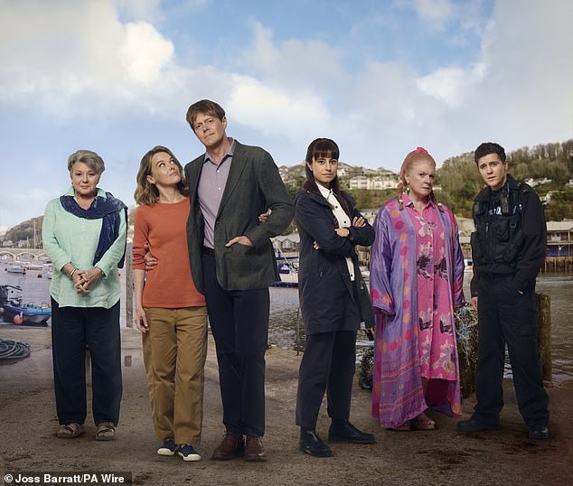 BBC объявила, что Beyond Paradise вернется с третьим сериалом и рождественским выпуском.
