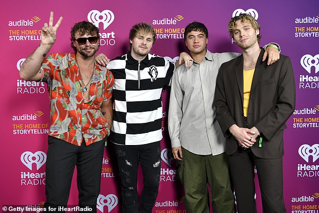 С тех пор они выпустили пять альбомов и получили множество наград American Music Awards, наград MTV и гонгов ARIA.  На фото вместе на музыкальном фестивале iHeartRadio в 2022 году.