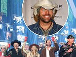 CMT Music Awards 2024: Поклонники Тоби Кита в слезах из-за эмоционального красного сольного кубка, посвященного покойной иконе кантри, - пока дети звезды чествуют его из зала: «Виски для моего мужчины, пиво для моих лошадей!»