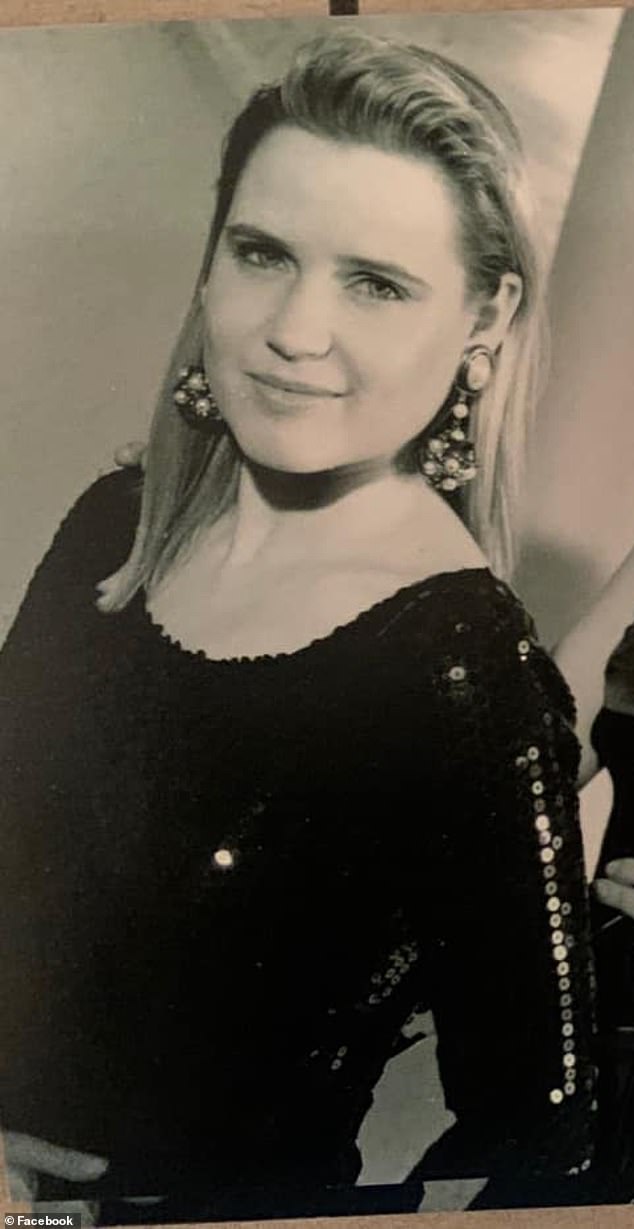 61-летняя Шайнна рассказала, что во время инцидента ее заперли в ночном клубе после закрытия с выключенным светом.  Окруженная тьмой и предполагаемыми приятелями по работе, которые не давали ей уйти, Шейнне «предложили» ее тогдашнему боссу.  На фото: ретро-фотография Шейнны.