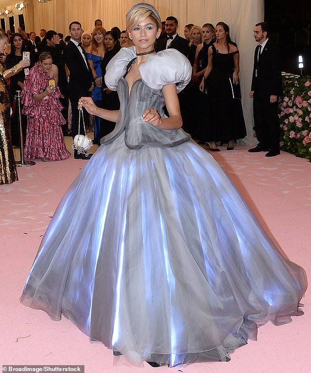 Зендая (на фото на Met Gala 2019) будет присутствовать с дресс-кодом «Сад времени».