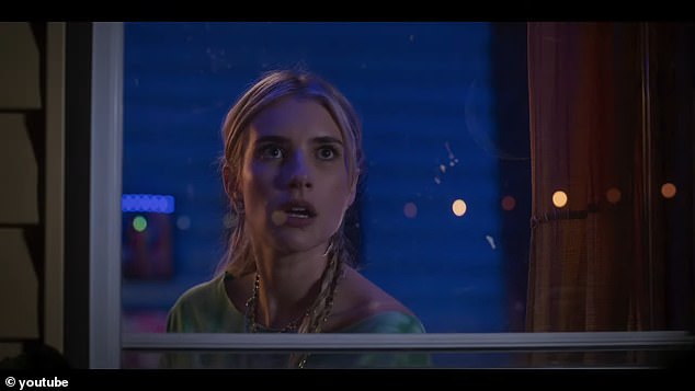 Трейлер начинается с того, что Рекс смотрит на звезды и говорит закадровым голосом: «Когда-то у меня были большие мечты».
