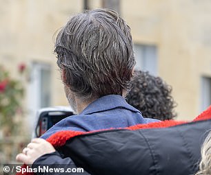 Актера видели ожидающим между дублями в курортном городе Сомерсет.