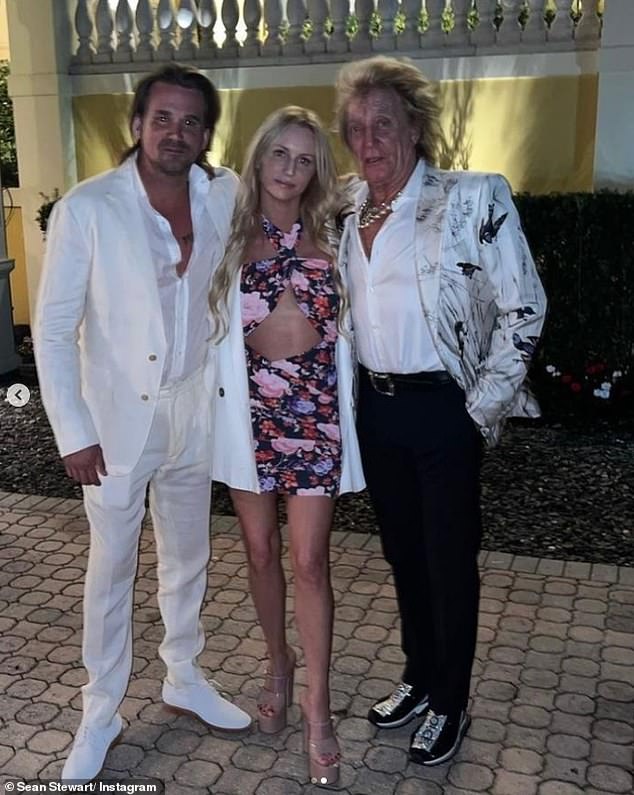 Пара связала себя узами брака в Лас-Вегасе в День святого Валентина, а Шон сделал предложение во время романтического ужина в Catch (на фото с Родом в прошлом году)