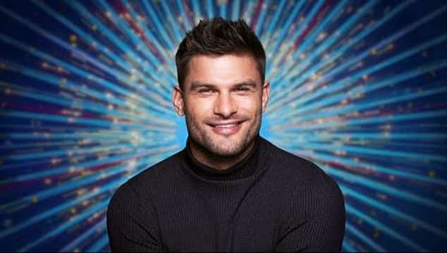 Альяж Шкорянец объявил о своем возвращении в Strictly Come Dancing в понедельник после того, как было подтверждено, что Джованни Перниче не вернется в состав.