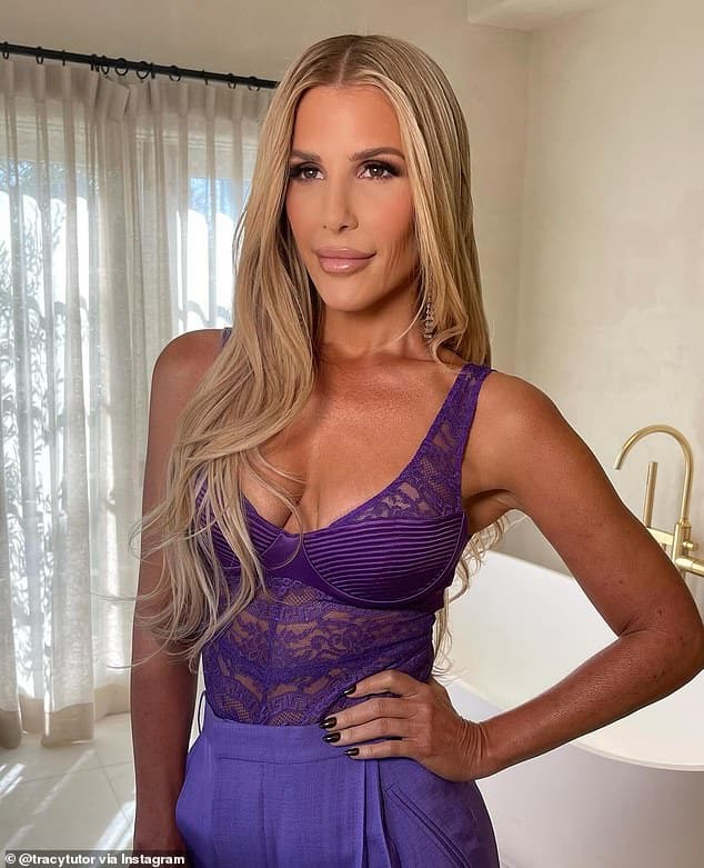 Звезда «Million Dollar Listing» Трейси Тьютор, 48 лет, рассказывает поклонникам о своей повседневной жизни, в том числе о том, как она готовится к показам своей роскошной недвижимости