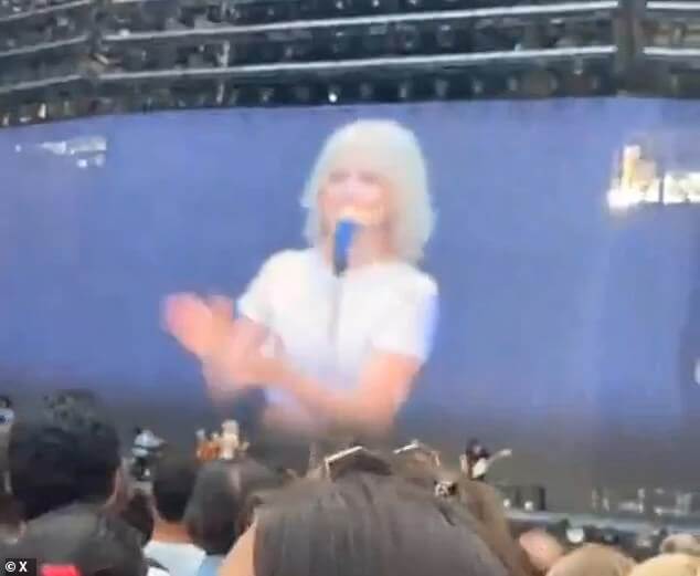 Paramore отдали трогательную дань памяти Роберту Паттисону, выступая на разогреве у Тейлор Свифт на лондонском стадионе Уэмбли в субботу
