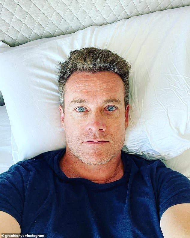 Грант Деньер (на фото) расчувствовался, рассказывая о своих проблемах с самооценкой и о том, как ему не нравится собственное отражение.
