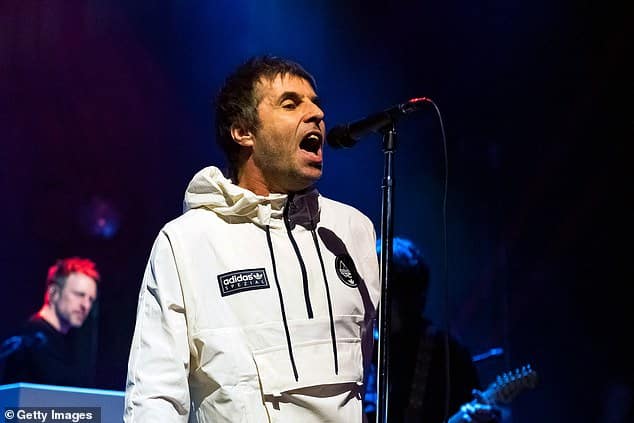 Лиам Галлахер, похоже, подтвердил, что Oasis отправятся в турне по Америке в знак воссоединения в понедельник.