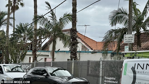 Четыре заявления от трех разных соседей были поданы в совет против новой собственности.