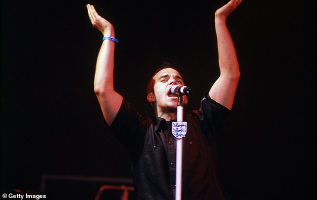 Робби выступил в Гластонбери в 1998 году, возглавив фестиваль на сцене Pyramid Stage.